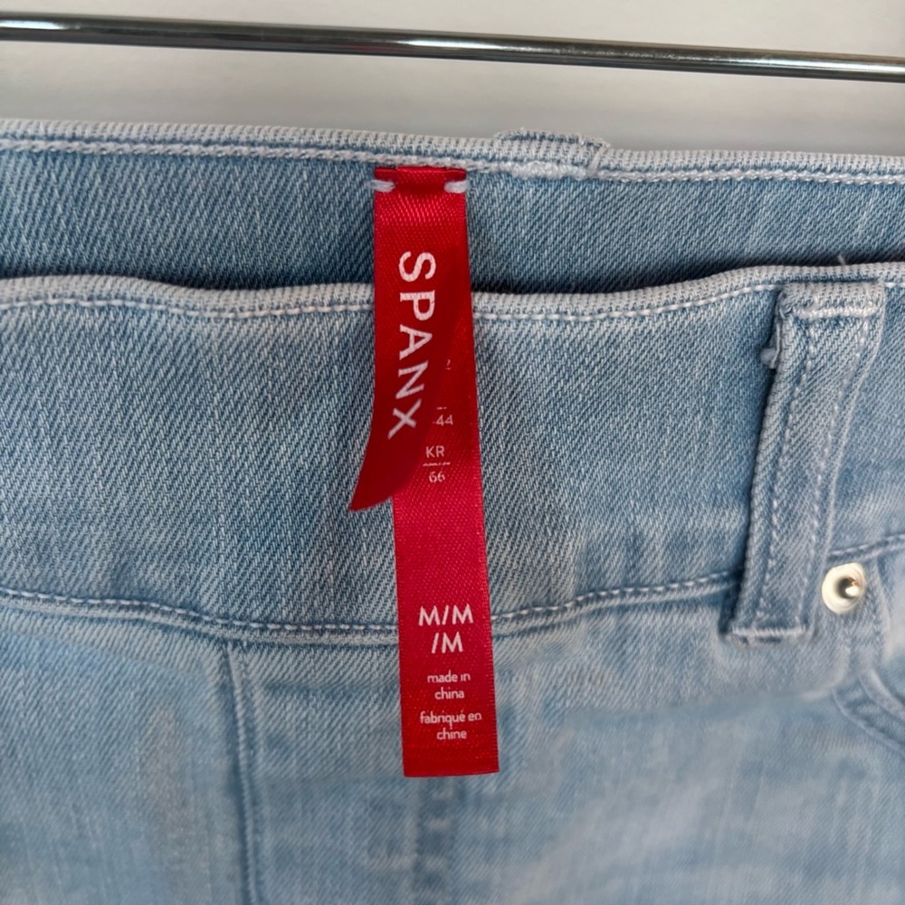 Spanx Light Wash Flare Jeans Size M - Picture 2 of 7
